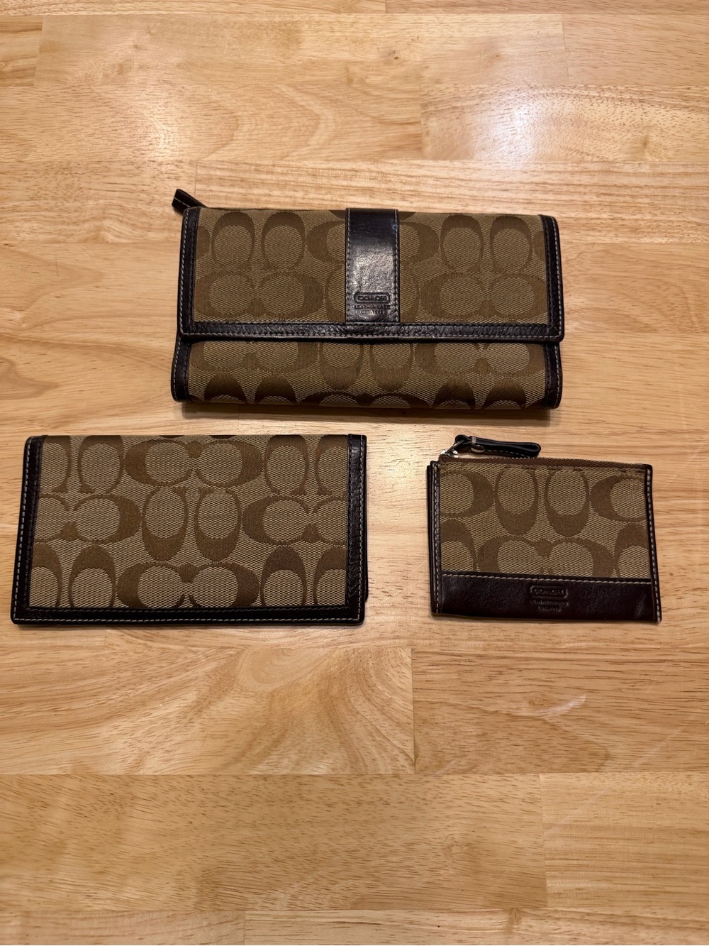 Coach Signature Trifold Wallet/Signature Coin Pouch/Signature Checkbook Wallet